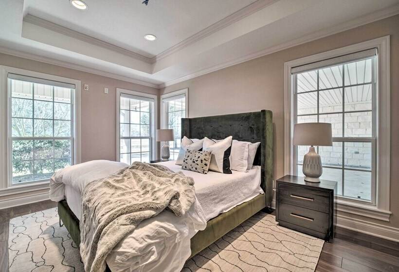 Luxurious Navasota Retreat   14 Mi To A & M!