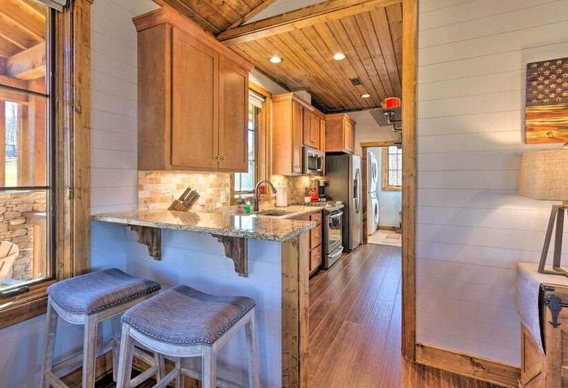 Modern Cabin W/ Deck, Grill & Chinquapin Amenities