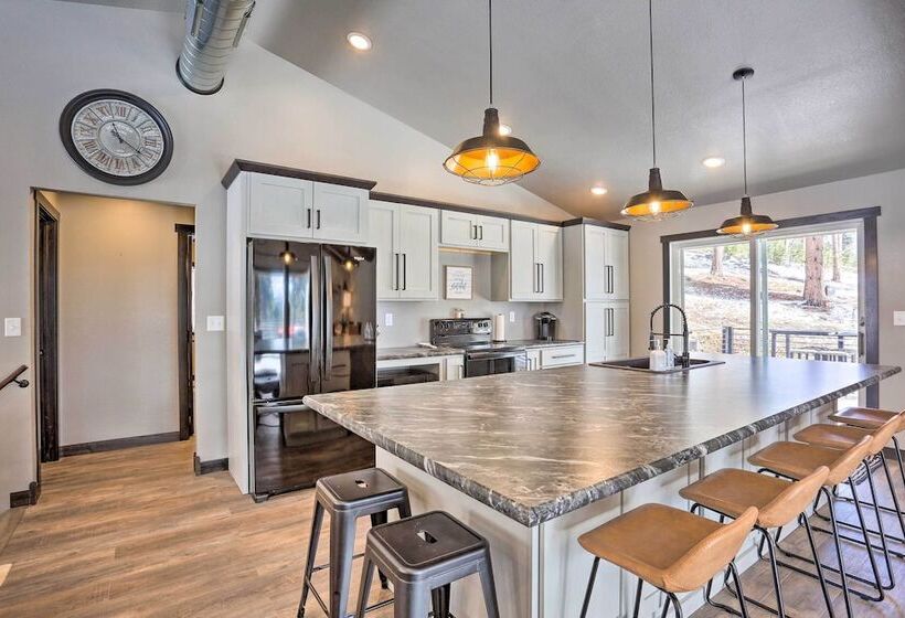 Modern Lead Cabin W/ Private Hot Tub & Fireplace!