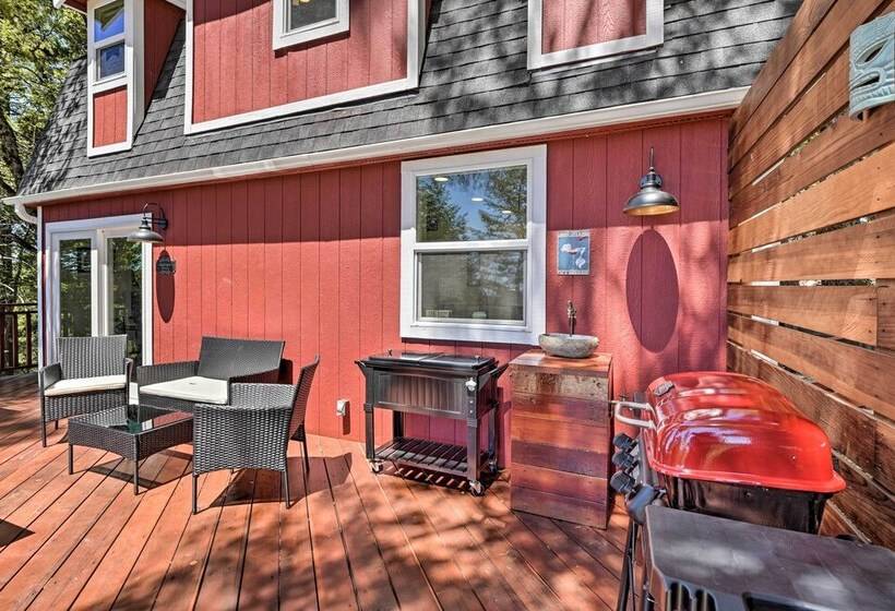 Mountain Homestead: Swim, Hike, & Camp On Site!