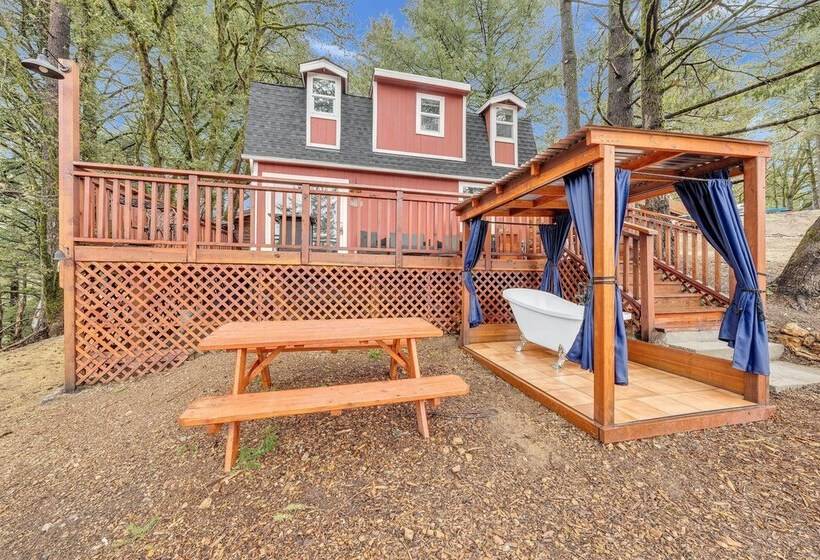 Mountain Homestead: Swim, Hike, & Camp On Site!