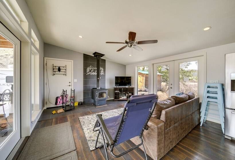 Lake View Republic Cabin W/ Boat Launches!