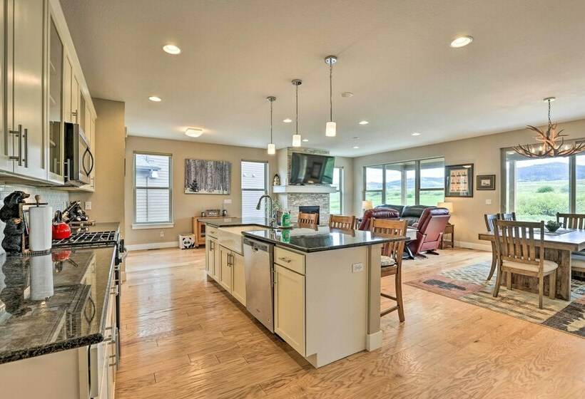 3 Mi To Granby Ranch: Home W/ Hot Tub & Mtn Views!