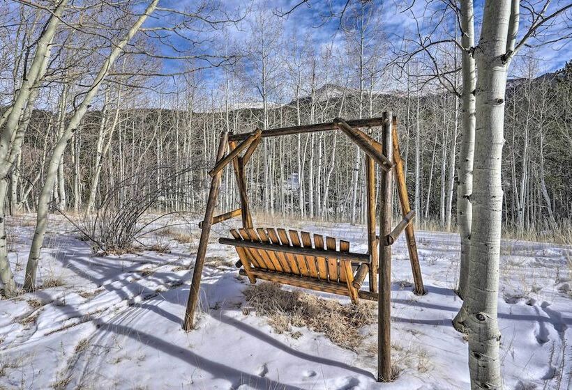 Secluded Divide Cabin W/ Hot Tub + Gas Grill!