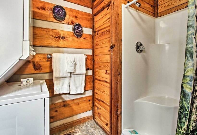 Secluded Forest Cabin, 4 Mi To Downtown Gatlinburg