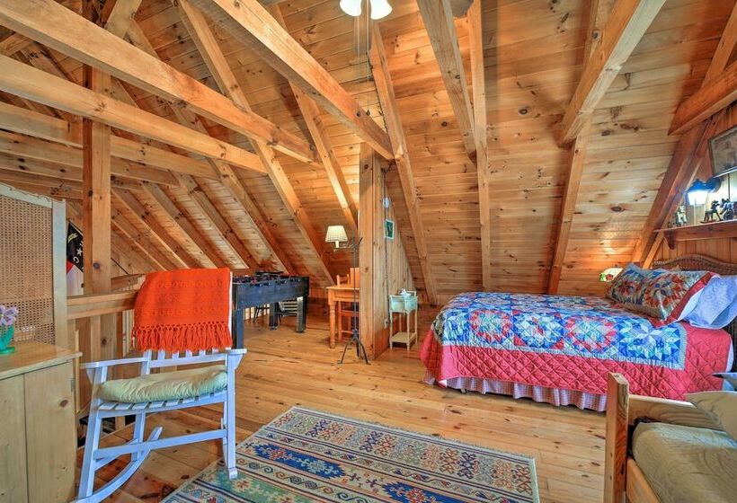 Secluded Smoky Mtn Cabin W/ Hot Tub & Fire Pit!
