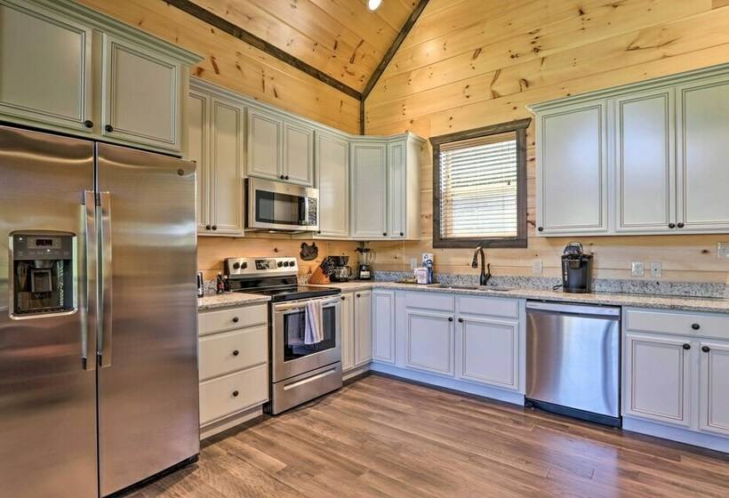 Smoky Mtn  Peaceful Paradise  W/ Indoor Pool!