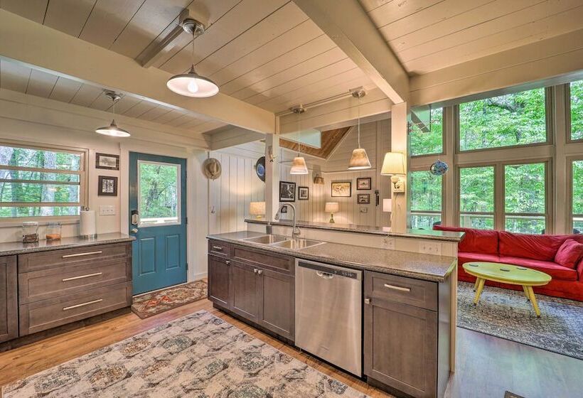 Spacious Cabin 4 Mi To Blue Ridge Parkway!