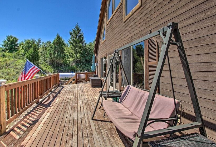 Spacious Fish Haven Cabin W/ Game Room + Deck!