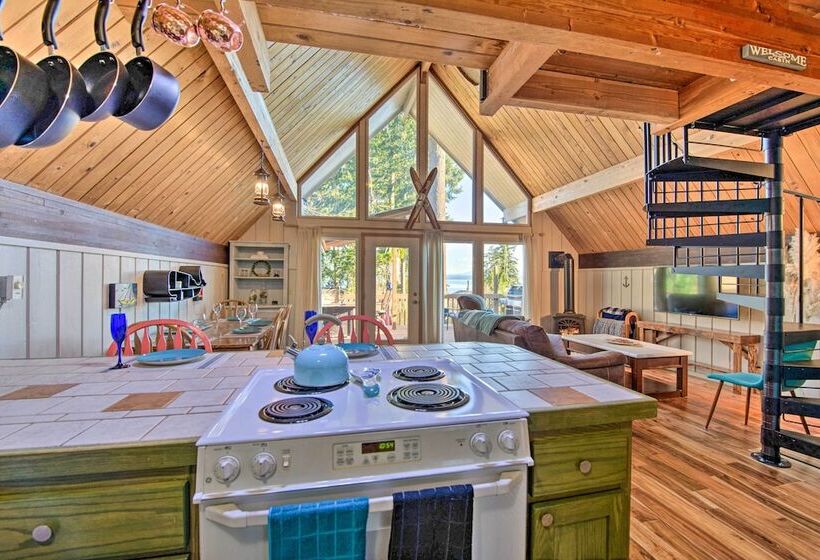 Unique Camano Cabin W/ Mountain + Water Views