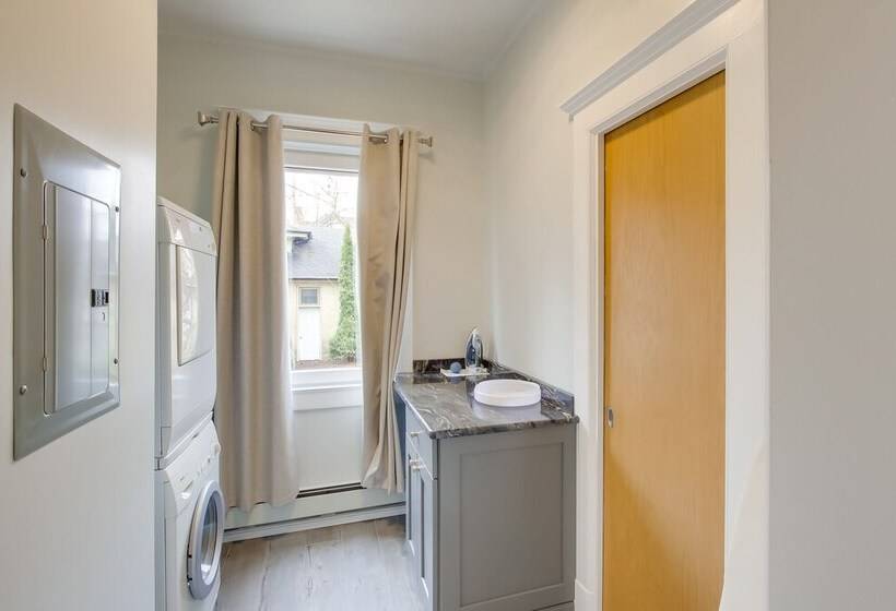 Updated Sheboygan Home W/ Porch < 1 Mi To Beach