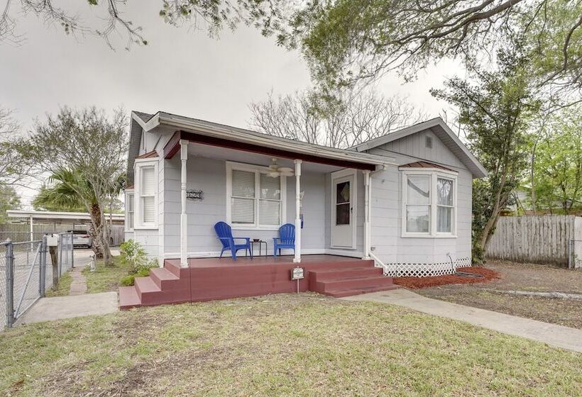 Vintage Corpus Christi Home   2 Blocks From Beach!