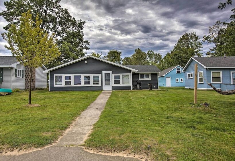 Waterfront Houghton Lake Cabin W/private Dock