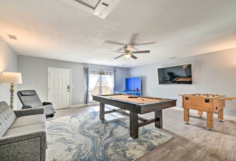 2 Mi To Lake: Home W/ Game Room, Pool & Fast Wifi!