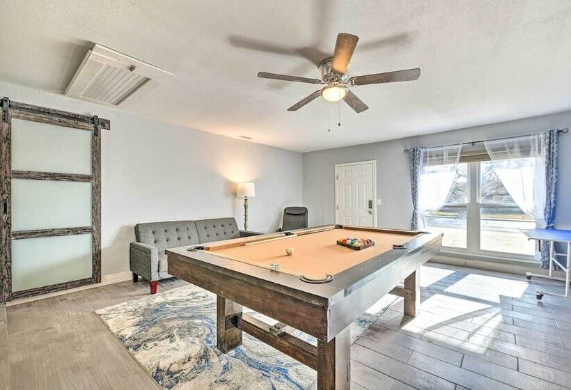 2 Mi To Lake: Home W/ Game Room, Pool & Fast Wifi!