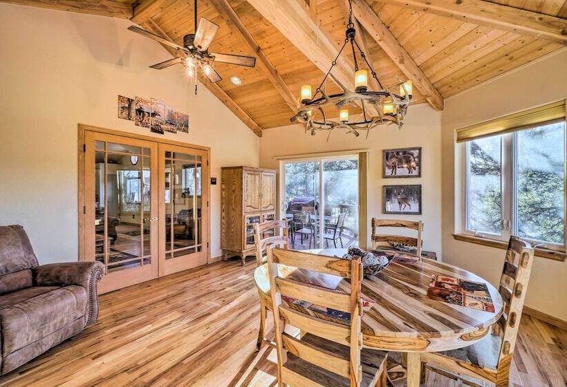 Bailey Getaway W/ Hot Tub & Game Room!