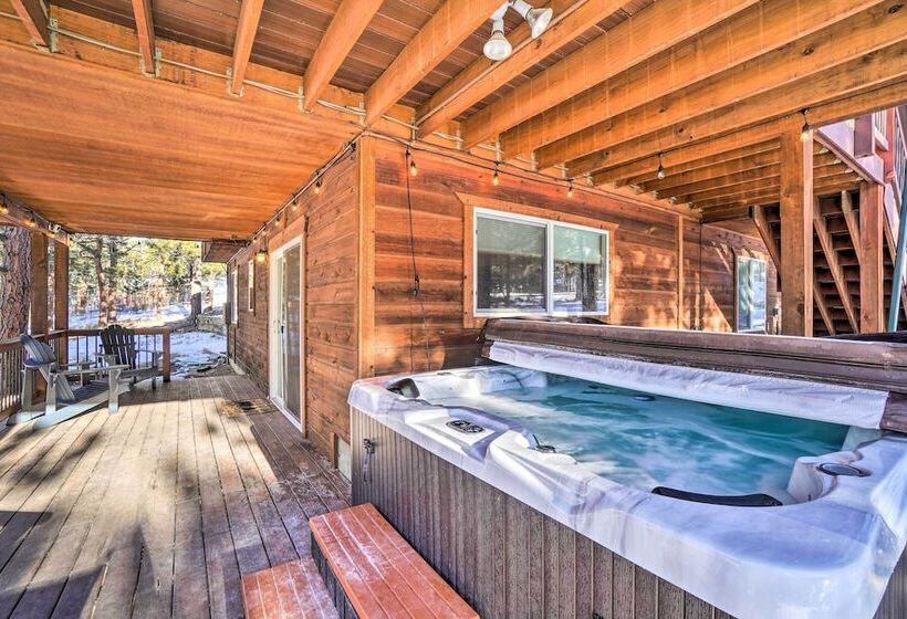 Bailey Getaway W/ Hot Tub & Game Room!