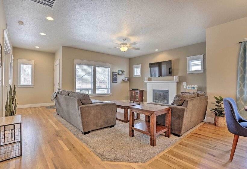 Charming Boise Home ~ 8 Mi To Downtown!