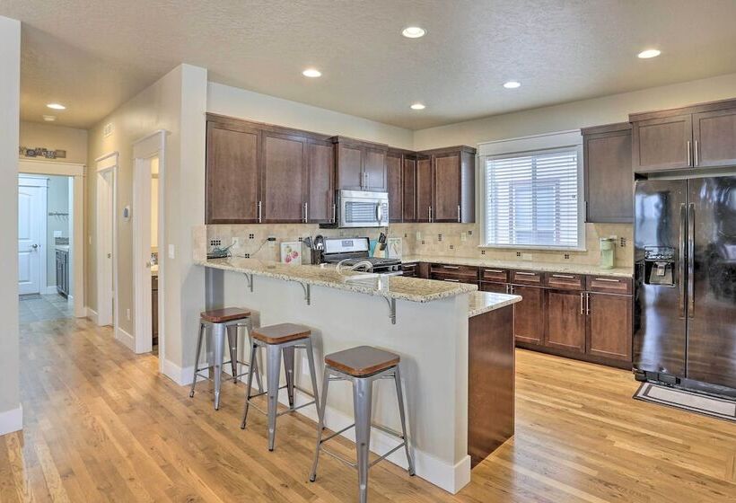 Charming Boise Home ~ 8 Mi To Downtown!