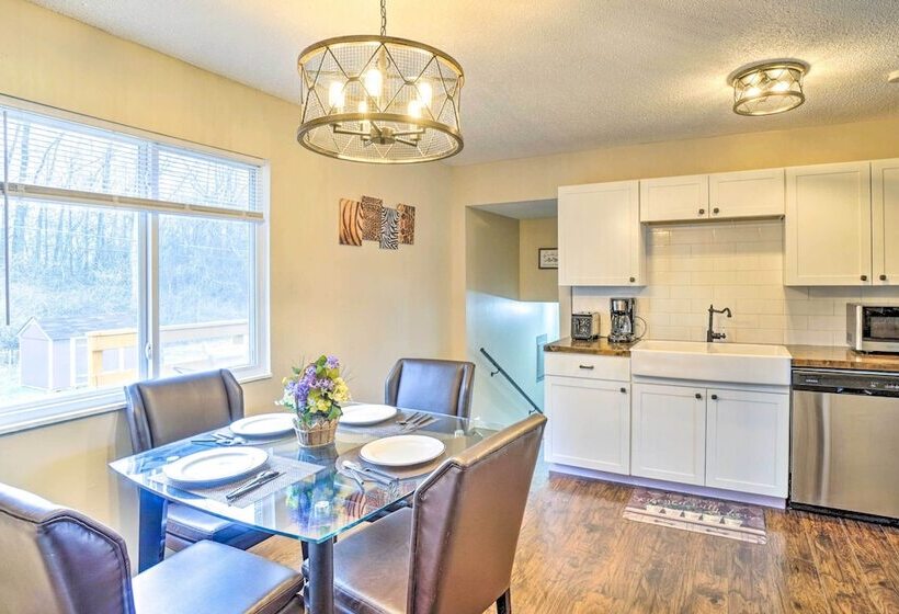 Charming Columbus Home ~ 7 Mi To Ohio State!
