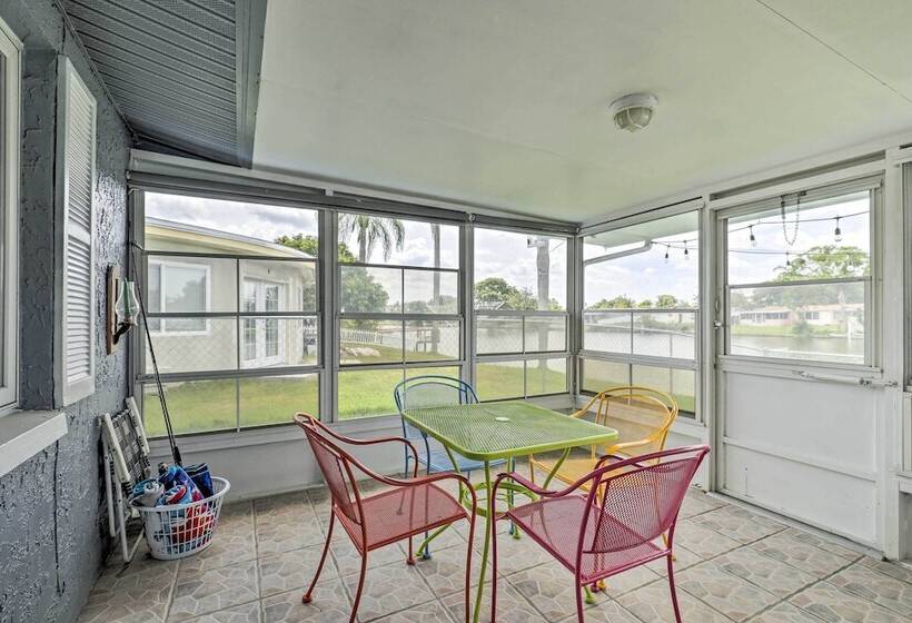 Charming Home W/ Patio, 7 Mi To Sunset Beach!