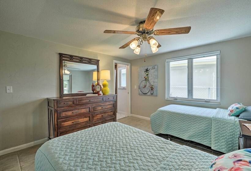 Charming Home W/ Patio, 7 Mi To Sunset Beach!