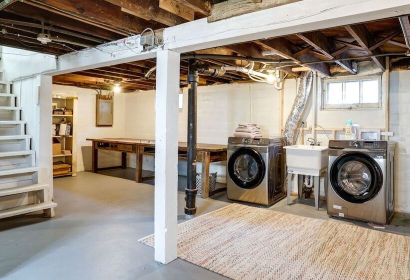 Updated Minneapolis Home In Howe Neighborhood!