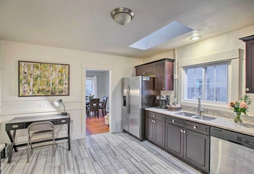 Walkable Neighborhood: Family Home In Wheat Ridge