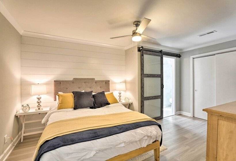 Chic Charleston Home   Half Mile To Park Circle!