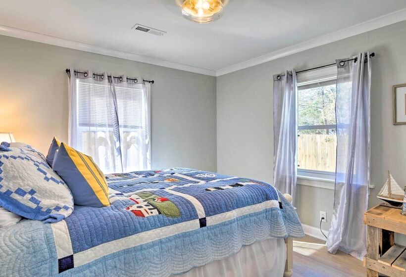 Chic Charleston Home   Half Mile To Park Circle!