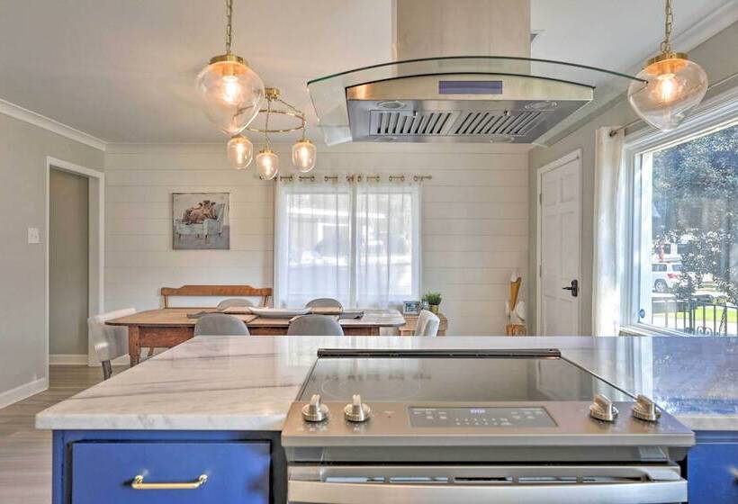 Chic Charleston Home   Half Mile To Park Circle!