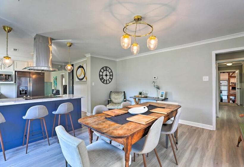 Chic Charleston Home   Half Mile To Park Circle!