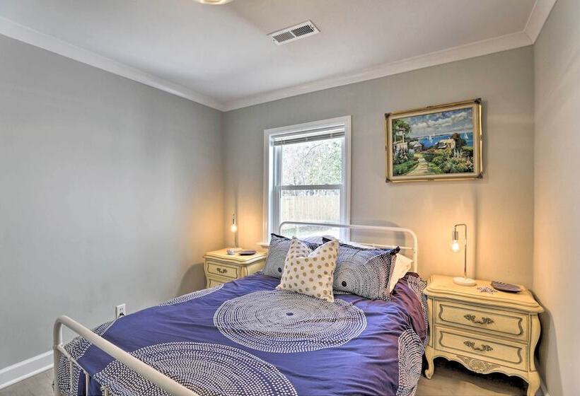 Chic Charleston Home   Half Mile To Park Circle!