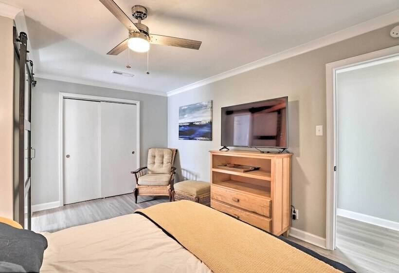 Chic Charleston Home   Half Mile To Park Circle!
