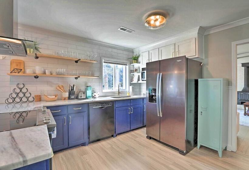 Chic Charleston Home   Half Mile To Park Circle!