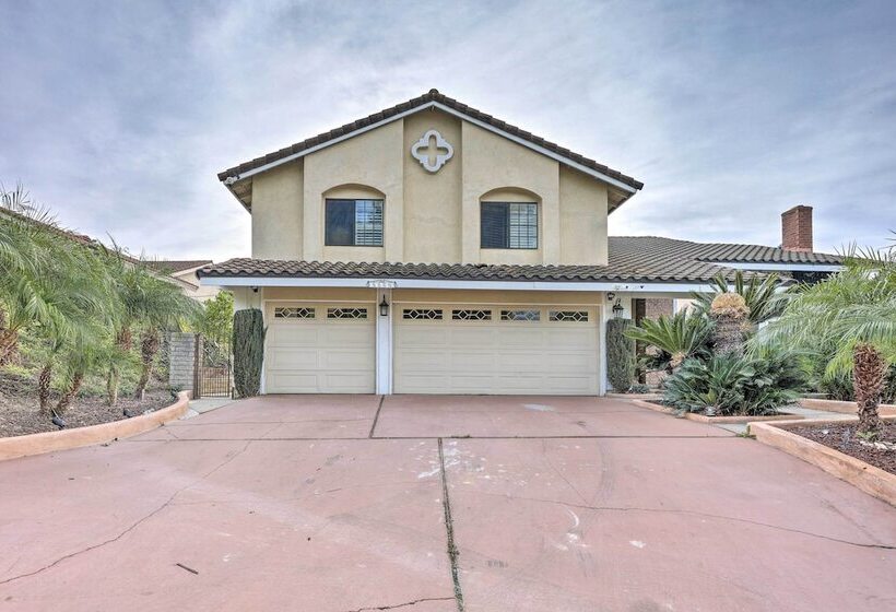 Chic Whittier Oasis: Private Pool, Hot Tub & Grill