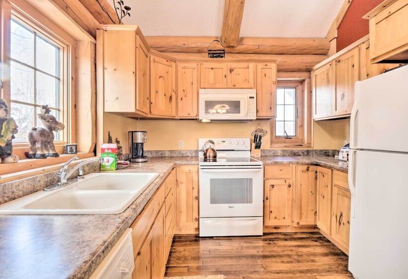 Mountain Views & Fire Pit: Granby Retreat!