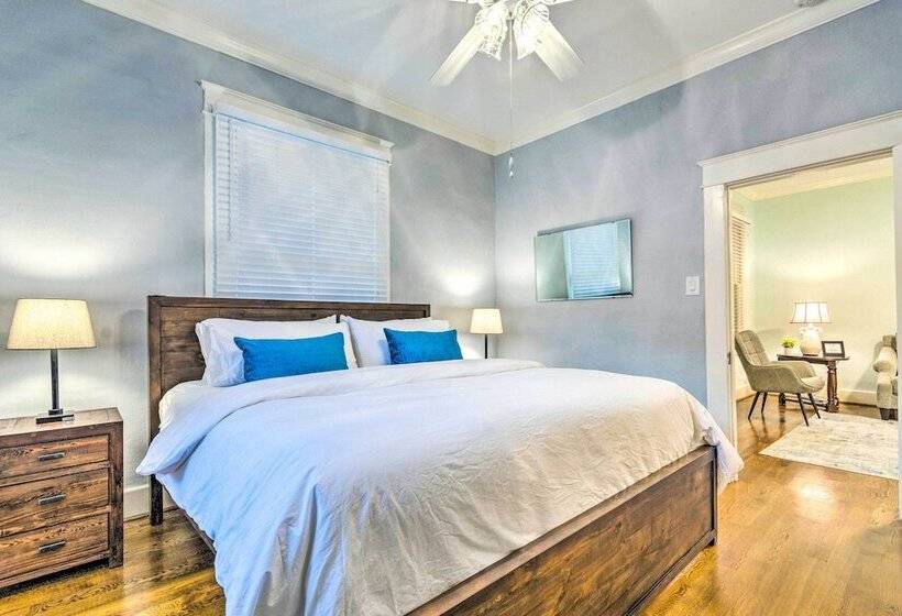 Colorful Cottage W/ Deck ~ 5 Mi To Downtown!