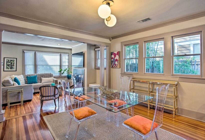 Dallas Couples Retreat: Walk To Lower Greenville!