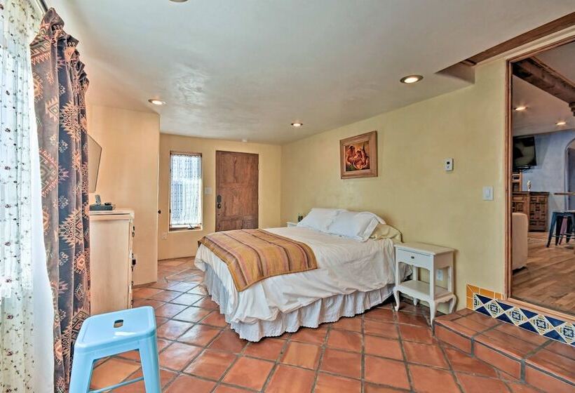 Cozy Blue Adobe W/ Steam Room 2 Mi. From Taos!