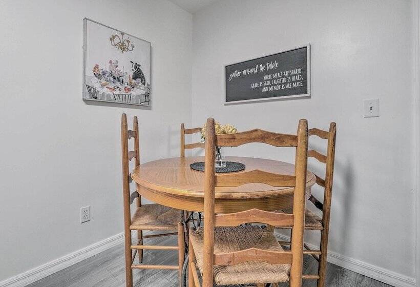 Cozy Home, ~ 8 Mi To World Equestrian Center