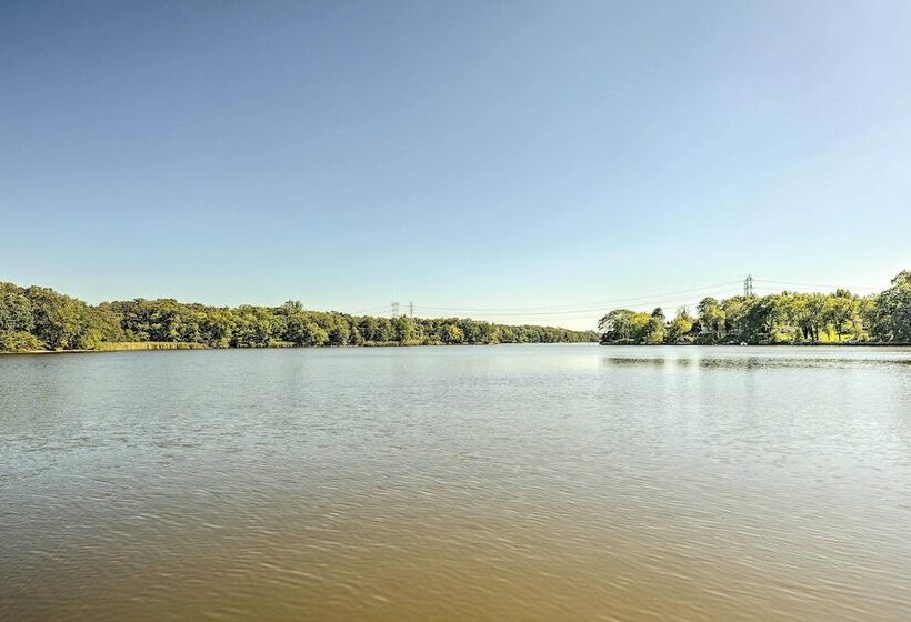 Cozy Lakeside Maryland Home   12 Mi To Dtwn!