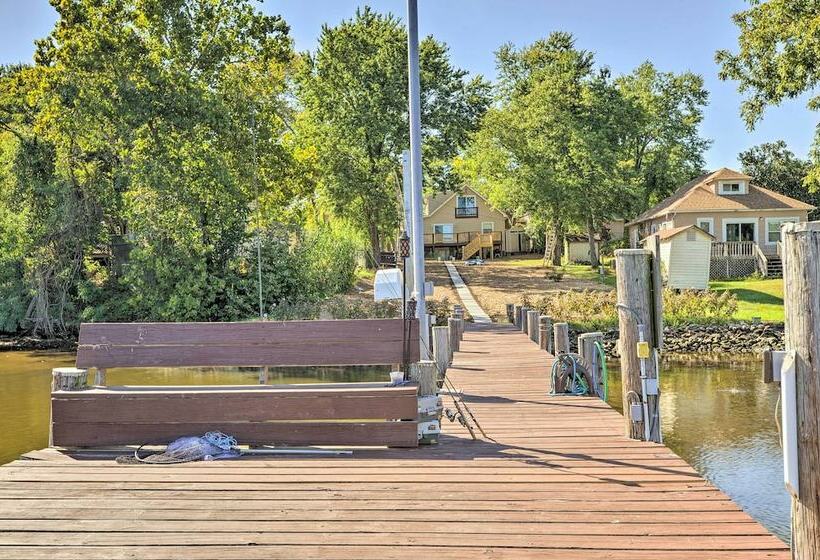 Cozy Lakeside Maryland Home   12 Mi To Dtwn!