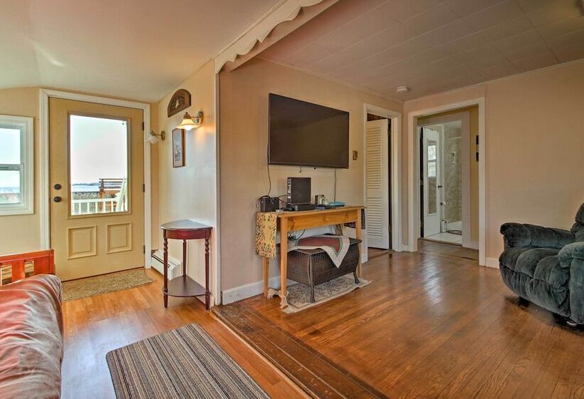 Steps To Cape Cod Canal: Buzzards Bay Home