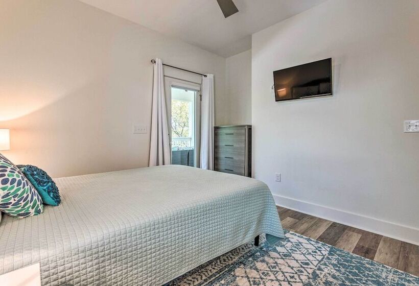 Exquisite  Sugar Magnolia  Abode Near Beach!