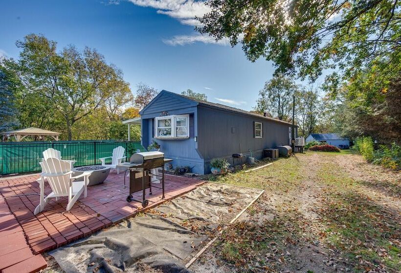 Family Home W/ Fire Pit 2 Mi To Hershey Park!