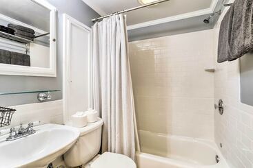 Historic Home W/ Garden: Walk To Center City!