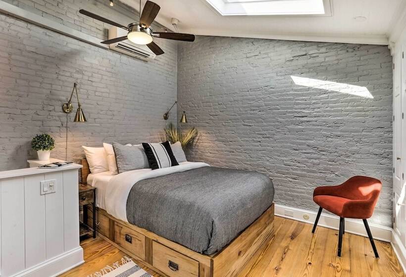 Historic Home W/ Garden: Walk To Center City!