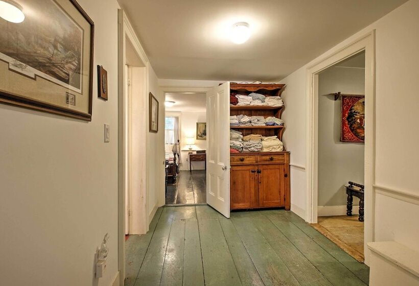 Historic Huntington Home   Walk To Westfield River