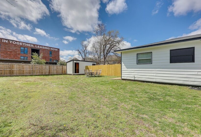 Home: Grassy Yard, Walk To Bentonville Square
